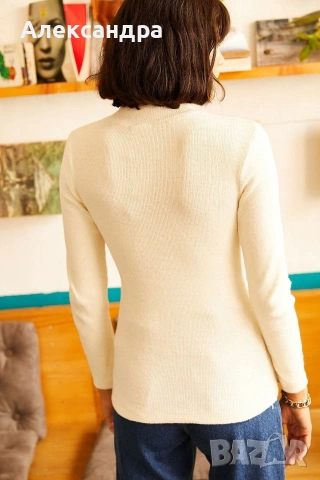 Дамски пуловер, снимка 2 - Блузи с дълъг ръкав и пуловери - 53057537