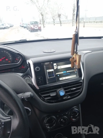 Peugeot 208  1.2 бензин  2013 г. , снимка 8 - Автомобили и джипове - 53365548