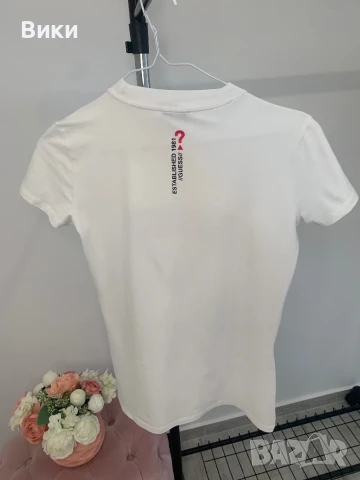 Тениска Guess, размер М, подходяща и за S, снимка 8 - Тениски - 50530725