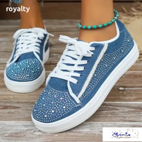 Дънкови дамски спортни обувки с камъни