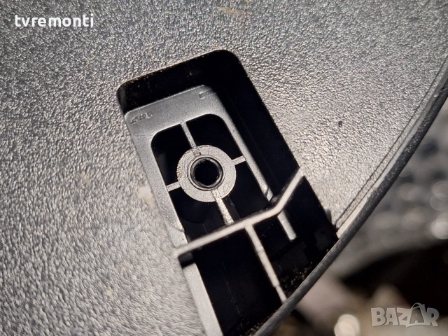 оригинална стойка крачета телевизор LG Модел 32LM637BPLA, снимка 3 - Стойки, 3D очила, аксесоари - 52747356