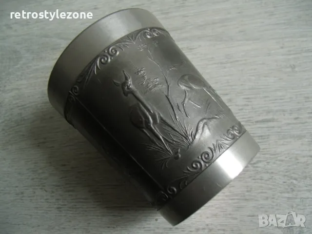 № 7984 стара метална / калаена чаша - zinn   - релефни орнаменти  
