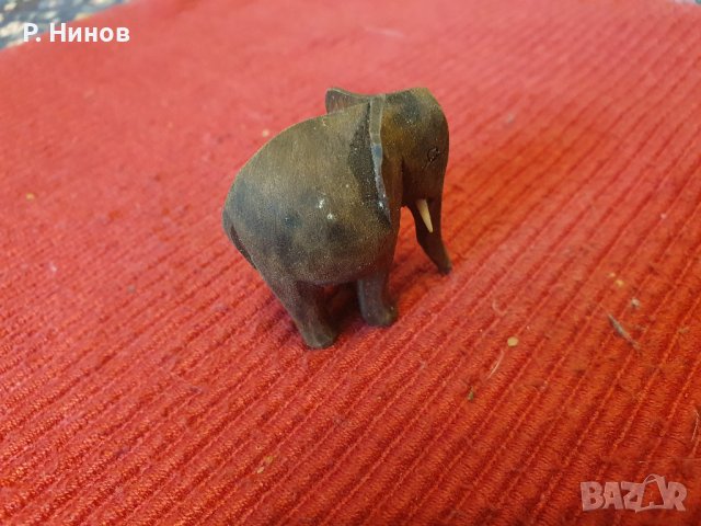Слонче - статуетка от Индия № 19  статуетка от индийско сандалово дърво и бивници от слонова кост