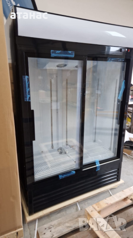 Италианска двойна витрина. Чисто нова