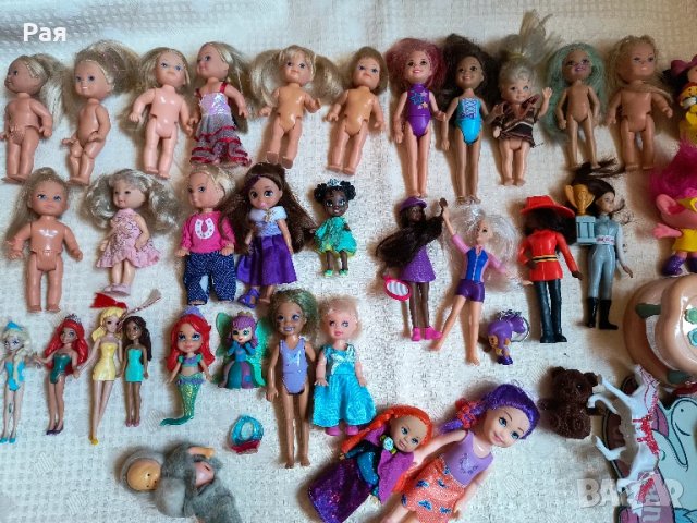 Лот малки кукли 