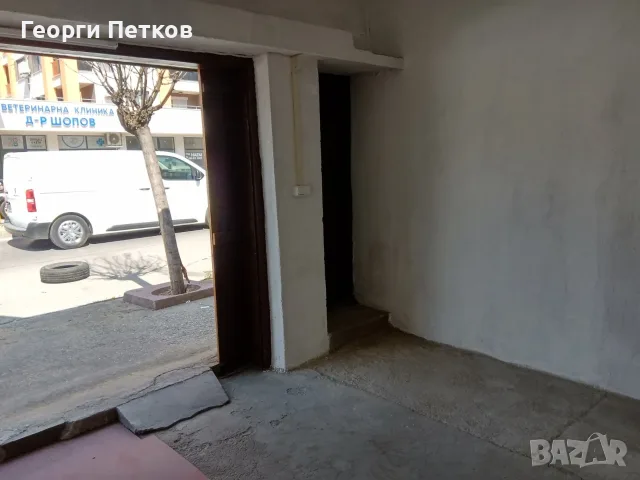 Гараж под наем 30 кв.м. в район - Център, 120 € , снимка 8 - Гаражи и паркоместа - 56070772