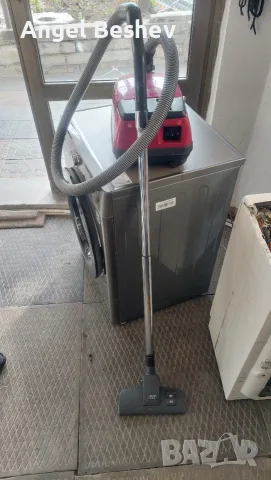 Прахосмукачка Miele S 324i-2, снимка 5 - Прахосмукачки - 55994756