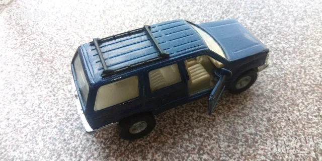 Ford Explorer Maisto - Мащаб 1:42, снимка 4 - Колекции - 48209417