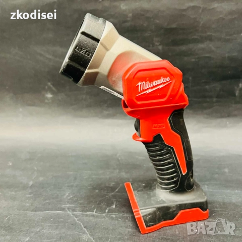 Акумулаторен фенер MILWAUKEE M18 T LED, снимка 2 - Други инструменти - 52219727