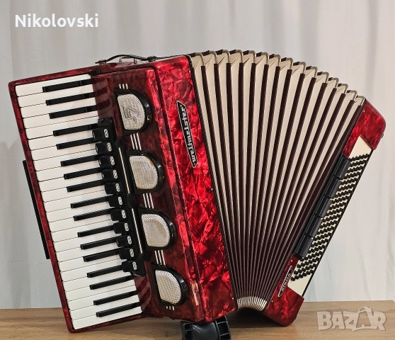 Акордеон Weltmeister Stella 