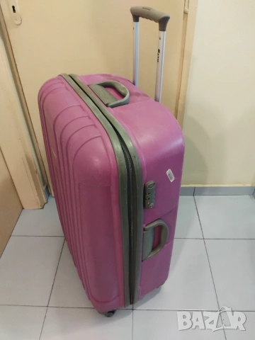 Estil Голям оригинален твърд куфар 77 см., снимка 3 - Куфари - 53380002