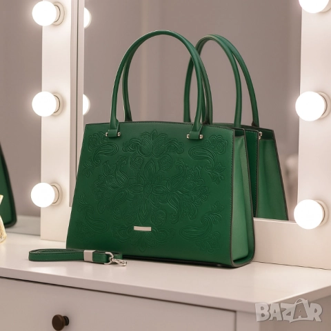 Елегантна дамска чанта с релефен дизайн – стил и практичност в едно, снимка 11 - Чанти - 51858988