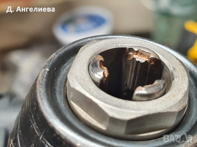 Винтоверт/бормашина Dewalt DCD99, снимка 5 - Бормашини - 52718865