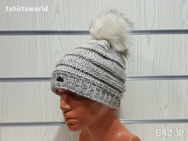 Нова дамска плетена шапка бял меланж с помпон/пух, снимка 8 - Шапки - 30963144