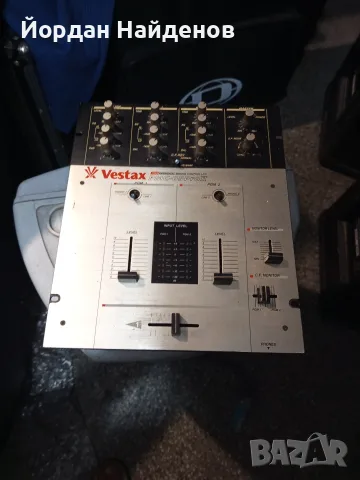 Vestax PMC. 05 pro lll ПРОДАВАМ DJ МИКСЕР