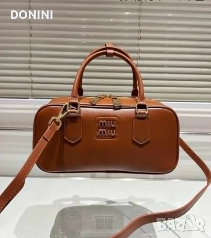 Дамска чанта miumiu, кожа , снимка 2 - Чанти - 55890218