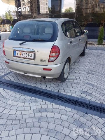 Daihatsu Sirion 1,0i, 58к.с, снимка 3 - Автомобили и джипове - 52973230