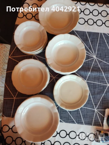 Бели порцеланови чинии 