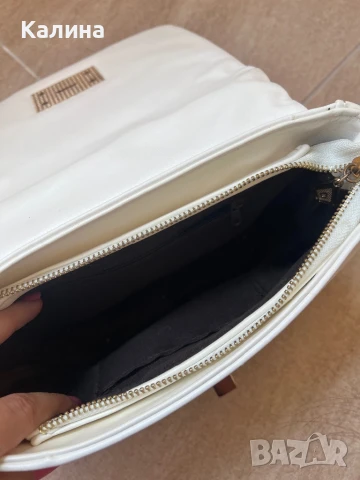 ЧИСТО НОВА Бяла дамска чанта, снимка 3 - Чанти - 50616949