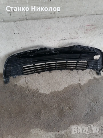 Решетка за Тойота ярис 2014-2017г., снимка 3 - Части - 54146350