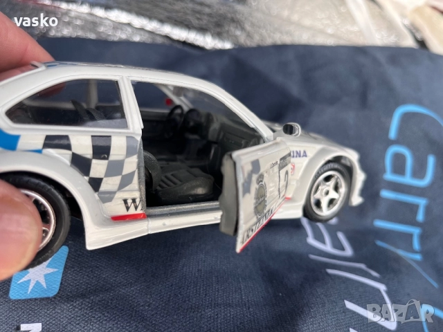 BMW M3 1:24 Burago Italy, снимка 5 - Колекции - 52833901