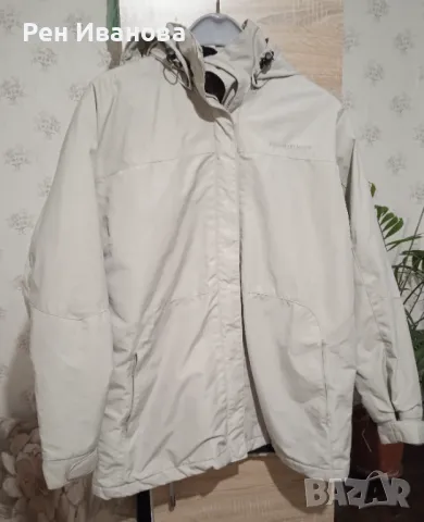 Продавам дамско планинарско яке 