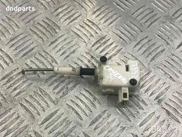 Моторче заден капак Porsche Cayenne,2004г