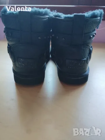 Детски оригинални кожени ботуши UGG, снимка 4 - Детски боти и ботуши - 56369930