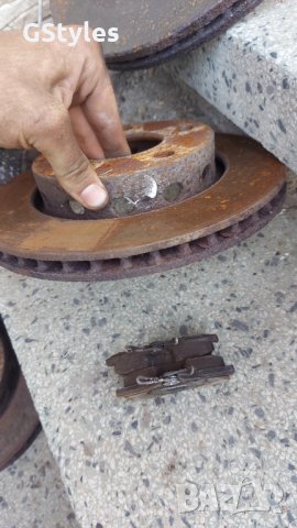 312мм и 256мм 5х112 от пасат 5.5 4х4, снимка 5 - Части - 35110138