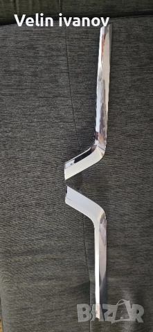 лайсни в предна решетка за тойота хайлукс, снимка 3 - Части - 52209395