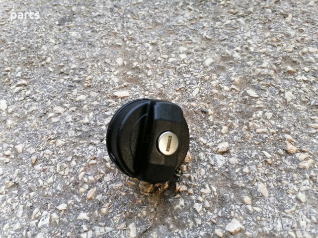 Капачка Резервоар VW Джета - Голф 2 - Голф 3 - Пасат - Поло N, снимка 2 - Части - 33932342