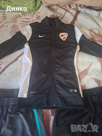 Две долнища и горнище Найк!И трите за 8 евро!, снимка 4 - Спортни дрехи, екипи - 54110912