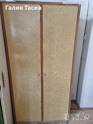 Продавам мебели-шкафове ,бюра,маси,дивани,фотьойли,табуретки и др., снимка 2 - Гардероби - 42100247