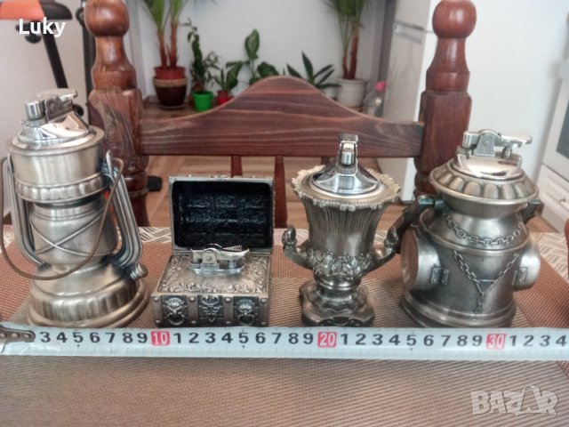 Предлагам стари,колекционерски и много красиви запалки-4 бр.Цената е за 1 брой. бр, снимка 4 - Запалки - 42351615