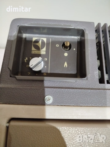 Хладилник ELECTROLUX на 12/220 V и gaz, снимка 3 - Хладилни чанти - 53909813