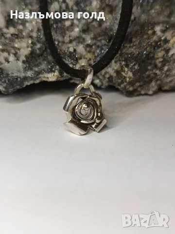 Сребърен медальон ръчна изработка Роза , снимка 2 - Колиета, медальони, синджири - 51320356