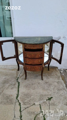 Шкаф с витрини и мраморен плот, снимка 2 - Шкафове - 54234941