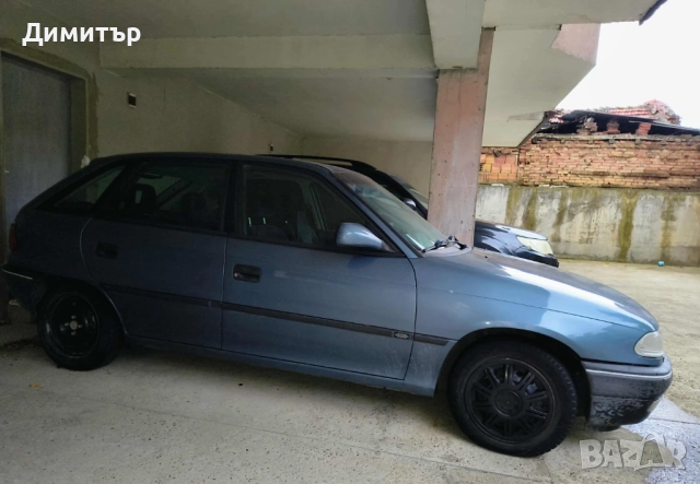 Opel Astra 1.6MI, снимка 5 - Автомобили и джипове - 52023967