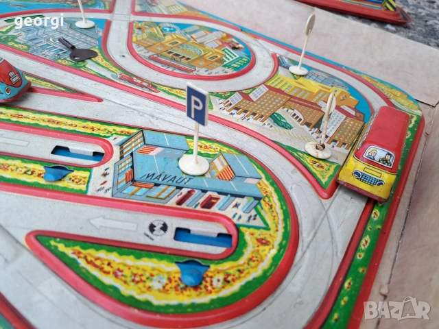 стара унгарска ламаринена играчка писта с коли, снимка 2 - Колекции - 53996300
