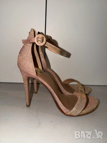 Дамски сандали на ток