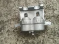 Преден десен спирачен апарат+държач за Киа Соренто -  дизел 2.5 CRDI 16 V - 140 к.с., снимка 16