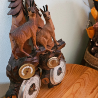 2 броя барометри от дърво и смола с декорация от планинска дива коза, снимка 3 - Антикварни и старинни предмети - 44658384