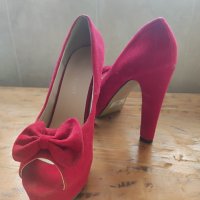Обувки за повод, снимка 1 - Дамски обувки на ток - 42872317