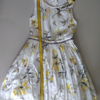 Детска официална рокля next 134 , 9 г., снимка 1 - Детски рокли и поли - 36568074