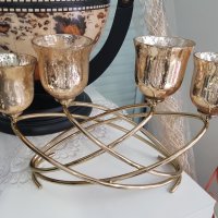 Красив свещник за четири свещи - метал и стъкло в златно, снимка 1 - Декорация за дома - 38083543