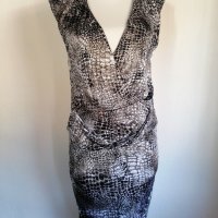 рокля Guess by Marciano, размер М, снимка 1 - Рокли - 42214586