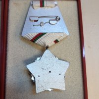 Комплект орден за гражданска доблест и заслуга, снимка 9 - Антикварни и старинни предмети - 44438495