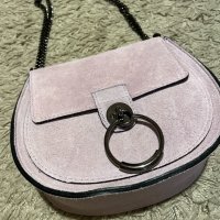 Велурена лилава чанта, снимка 2 - Чанти - 34949772