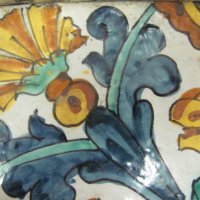 17c Antique Spanish Mayolica tile with stylised carnation, снимка 2 - Антикварни и старинни предмети - 37031355