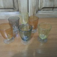Стъклени чаши чашки цветно стъкло, снимка 2 - Антикварни и старинни предмети - 36920664